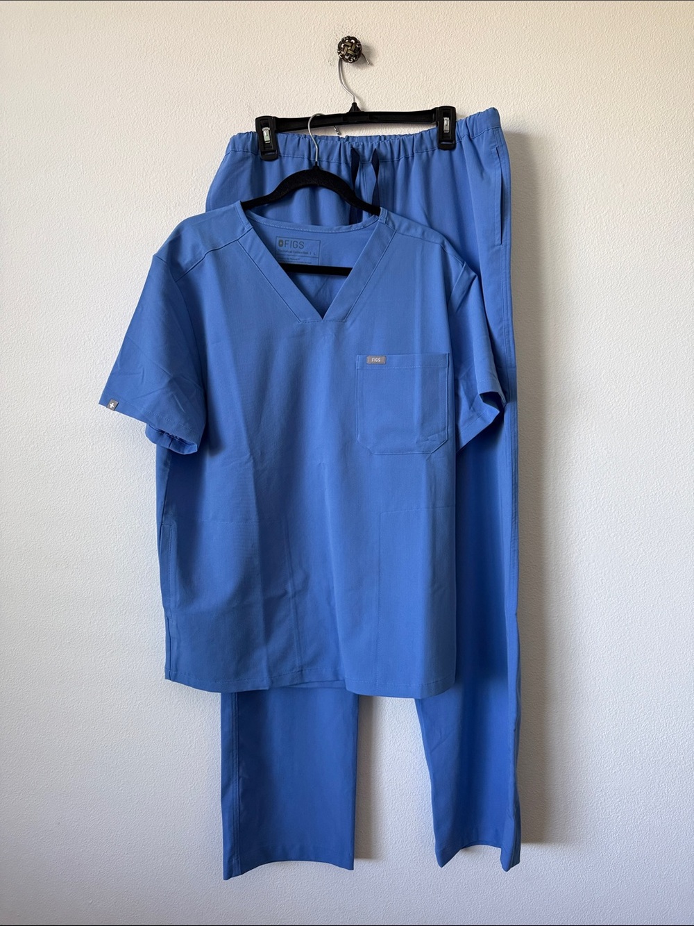 Figs Medical Scrub Set in Periwinkle Size Large - Picture 2 of 8